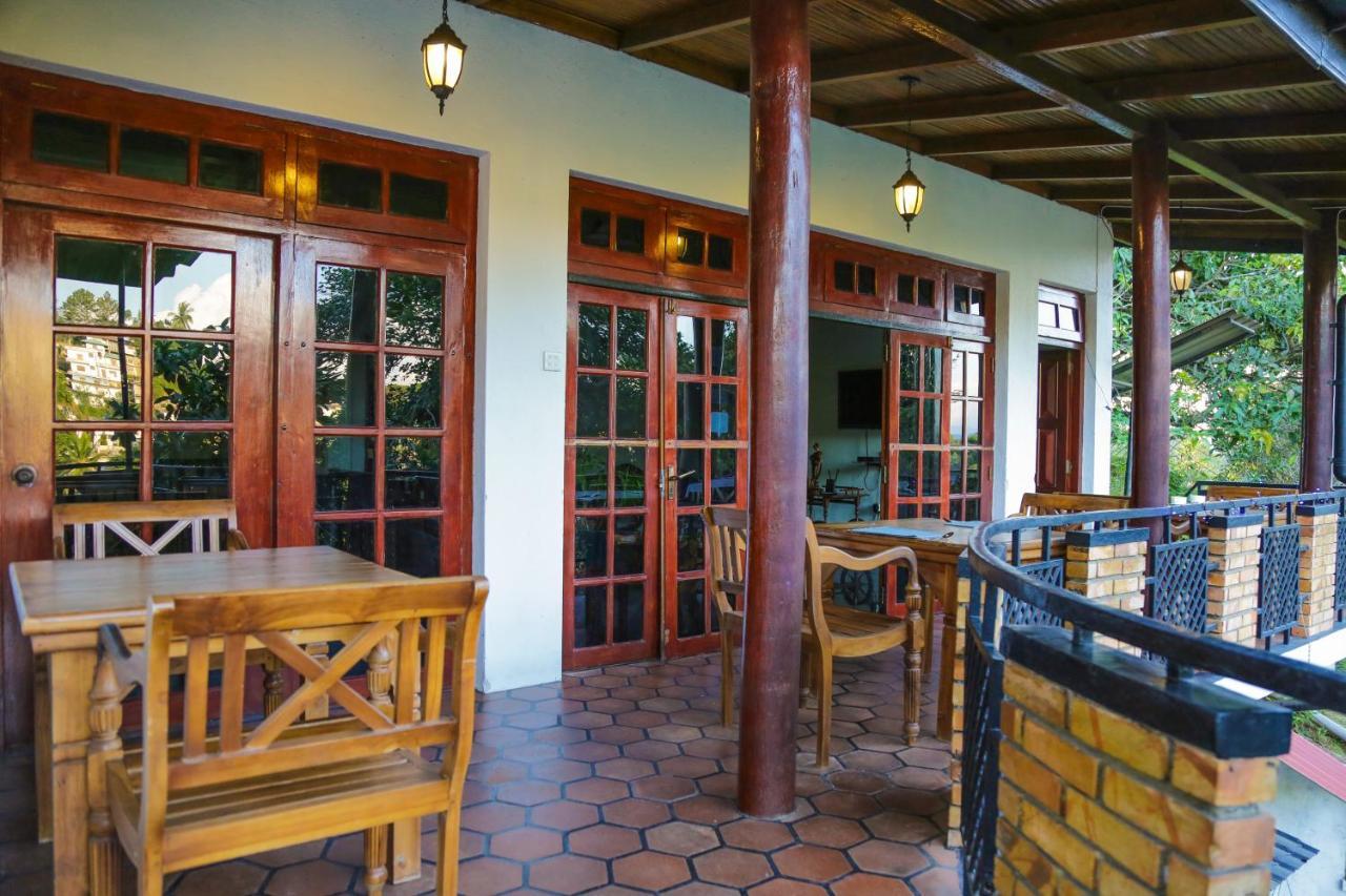 Kandyan Hideout Luaran gambar