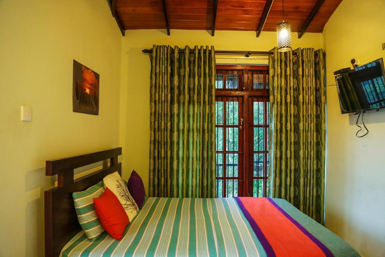 Kandyan Hideout Luaran gambar